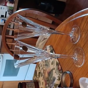 PRINCESS HOUSE WEDDING FLUTES, NEVER BEEN USED. PERFECT CONDITION, BEAUTIFUL